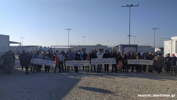 28 Οργανώσεις Καλούν την Ελληνική Κυβέρνηση να Εκταμιεύσει Αμέσως τις Καθυστερημένες Πληρωμές του Οικονομικού Βοηθήματος και να Εξασφαλίσει Σίτιση σε άτομα που Ζουν σε Εγκαταστάσεις για Πρόσφυγες και Αιτούντες Άσυλο